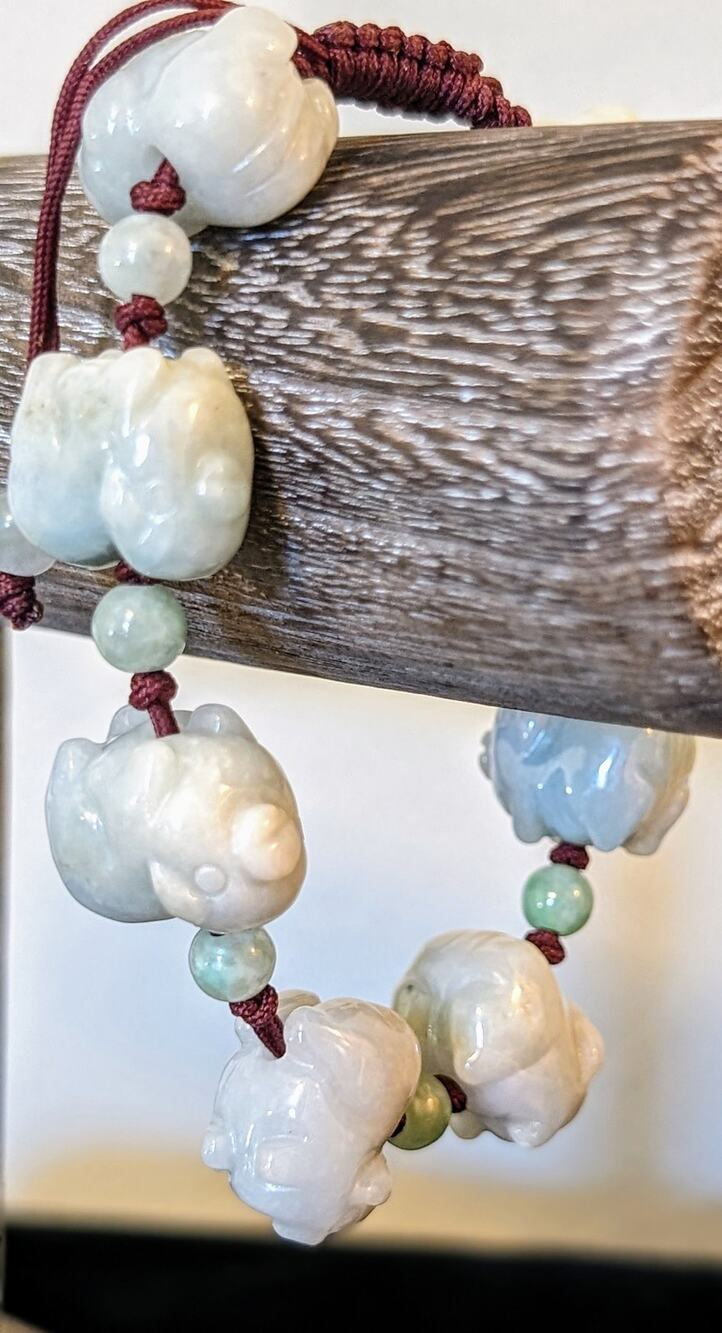 Green Stone Carved Pig Charm Pull Adjustable Bracelet